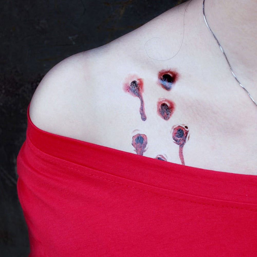 Vandeniui atspari Helovino siaubo žaizdos tatuiruotė – laikinas veido randas, siaubo rando lipdukas